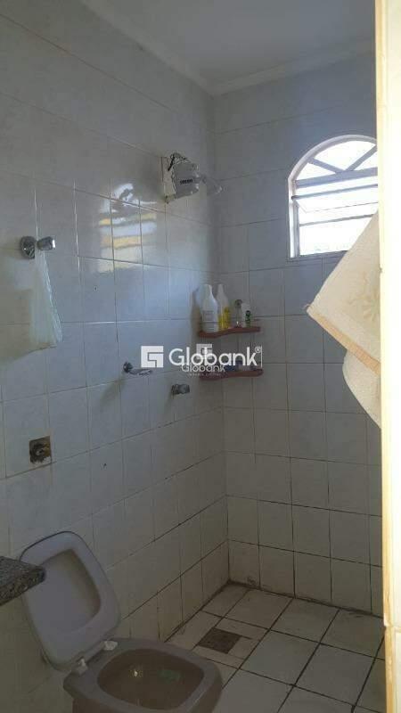 Casa 5 quartos à venda Morada do Parque 250m² Montes Claros MG: Banheiro | Foto_migracao | 10