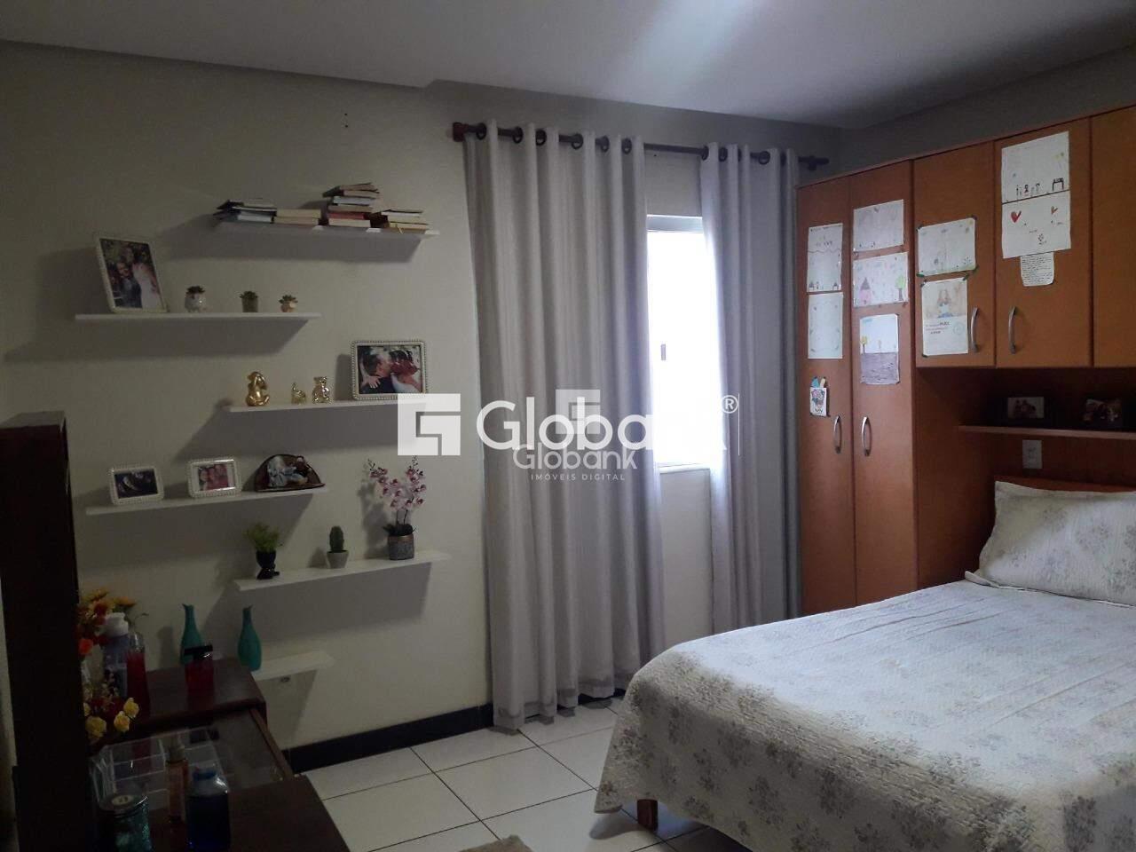 Casa 5 quartos à venda Lourdes 201m² Montes Claros MG: Quarto 4 com arm rio | Foto_migracao | 17