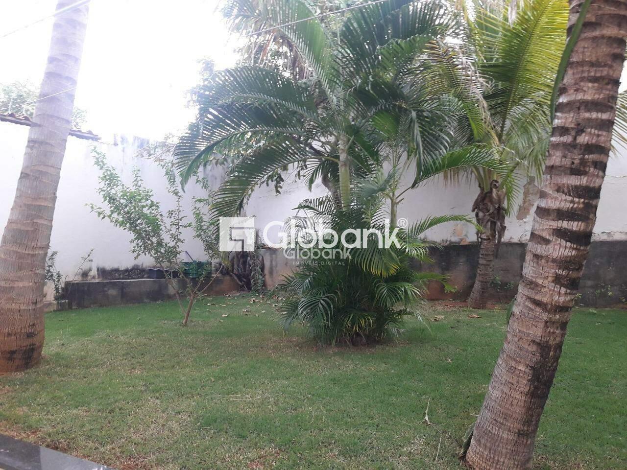 Casa 5 quartos à venda Lourdes 201m² Montes Claros MG: Quintal | Foto_migracao | 10