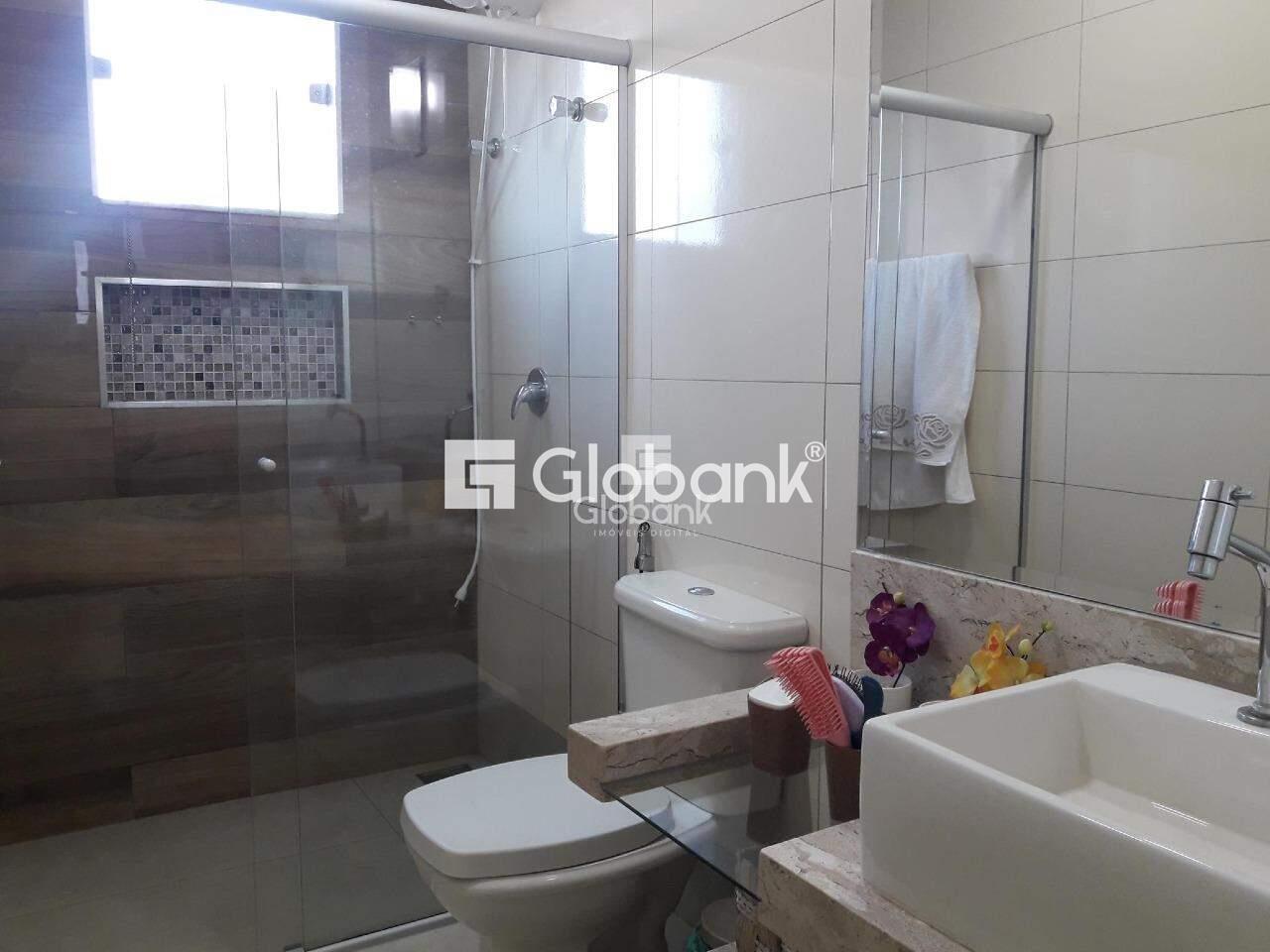 Casa 5 quartos à venda Lourdes 201m² Montes Claros MG: Banheiro social | Foto_migracao | 18