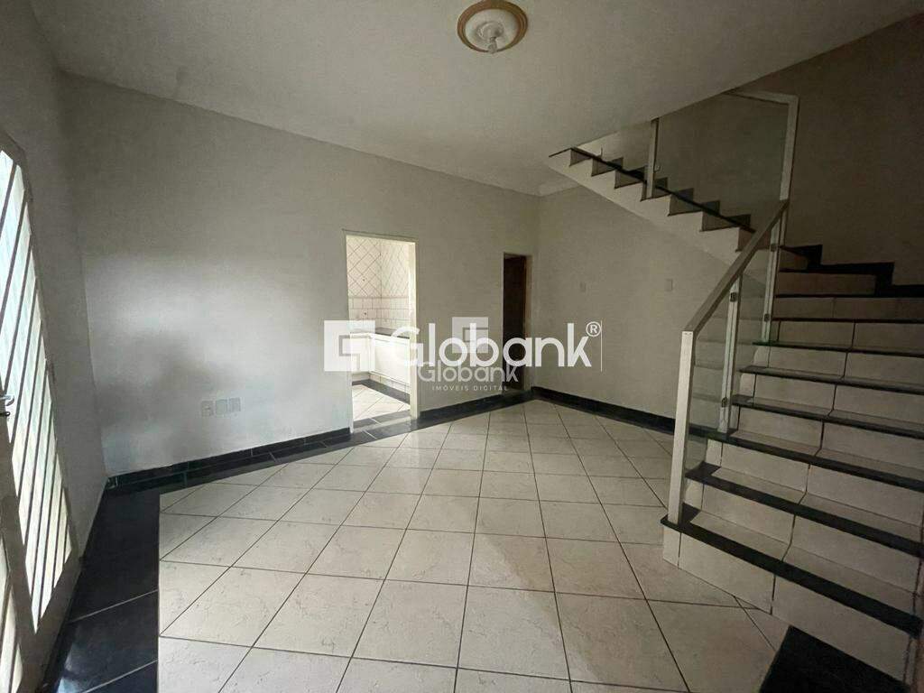 Casa 5 quartos à venda Vila Regina 185m² Montes Claros MG: Sala | Foto_migracao | 1