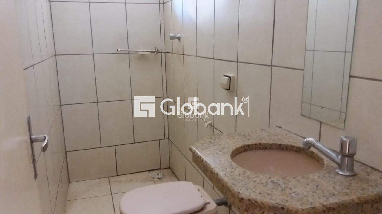 Casa 5 quartos à venda Vila Regina 185m² Montes Claros MG: Banheiro | Foto_migracao | 4