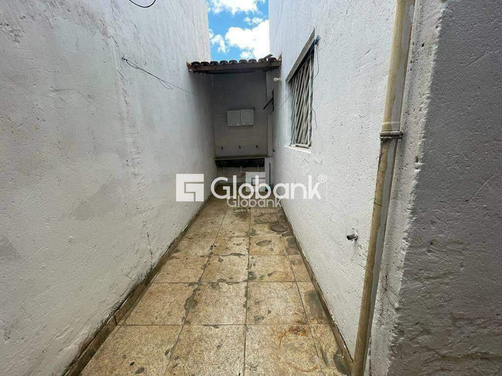 Casa 5 quartos à venda Vila Regina 185m² Montes Claros MG: rea de servi o | Foto_migracao | 11
