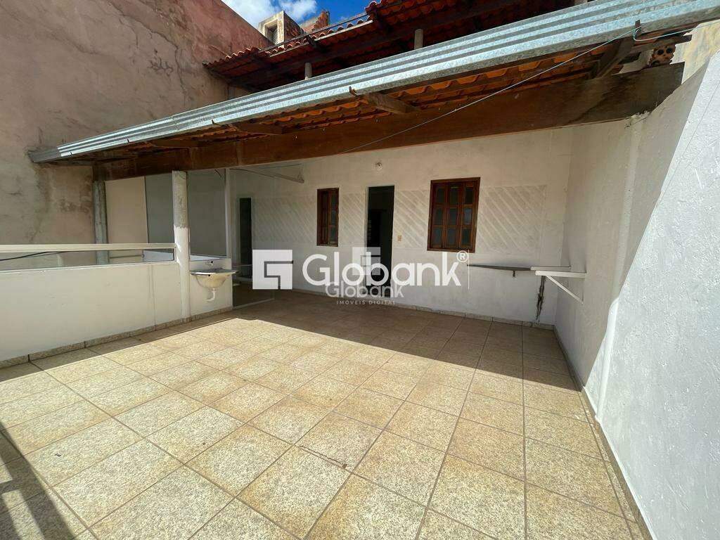 Casa 5 quartos à venda Vila Regina 185m² Montes Claros MG: Varanda | Foto_migracao | 20