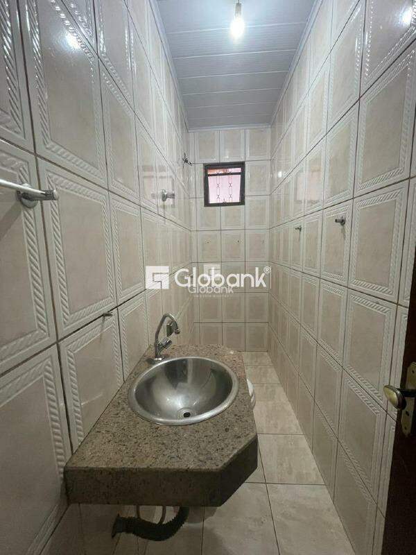 Casa 5 quartos à venda Vila Regina 185m² Montes Claros MG: Banheiro | Foto_migracao | 9