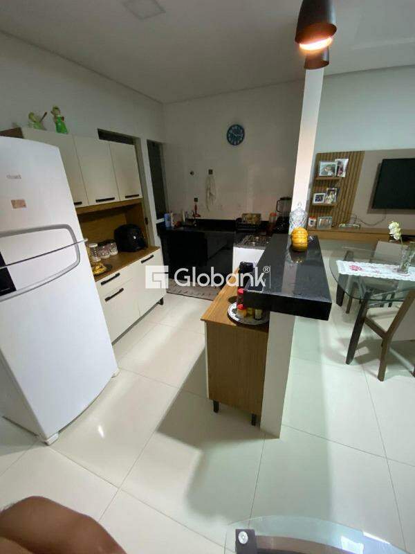 Casa 3 quartos à venda Planalto 54,8m² Montes Claros MG: