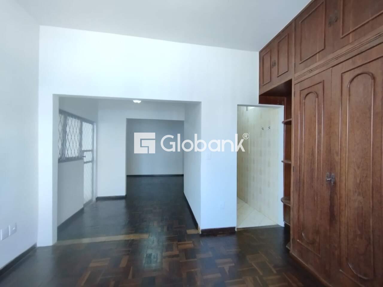 Casa 4 quartos à venda Centro 200m² Montes Claros MG: Quarto 1