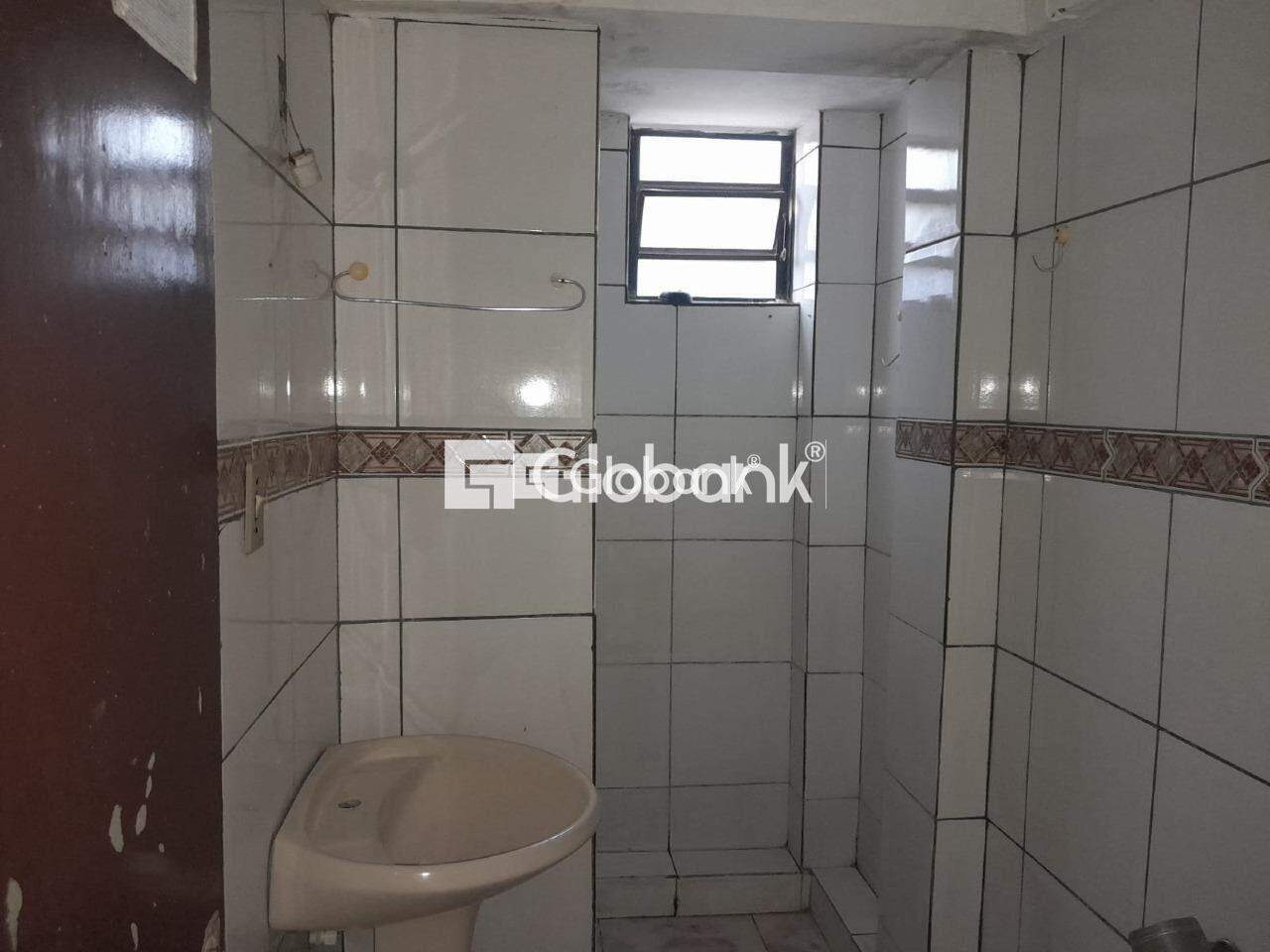 Casa 5 quartos à venda Vila Guilhermina 200m² Montes Claros MG: Banheiro Social 02 | Foto_migracao | 9