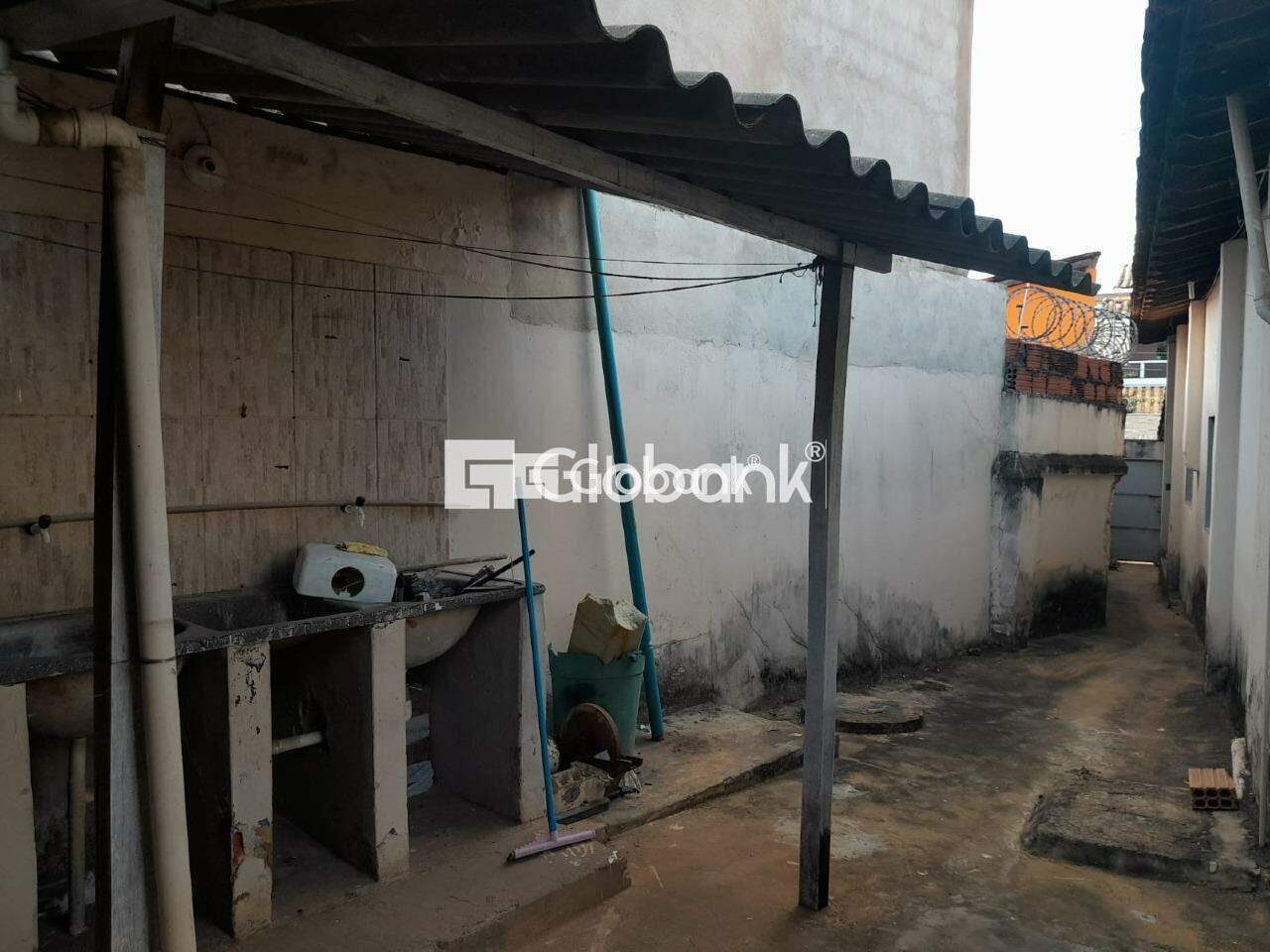 Casa 5 quartos à venda Vila Guilhermina 200m² Montes Claros MG: rea de servi o | Foto_migracao | 5