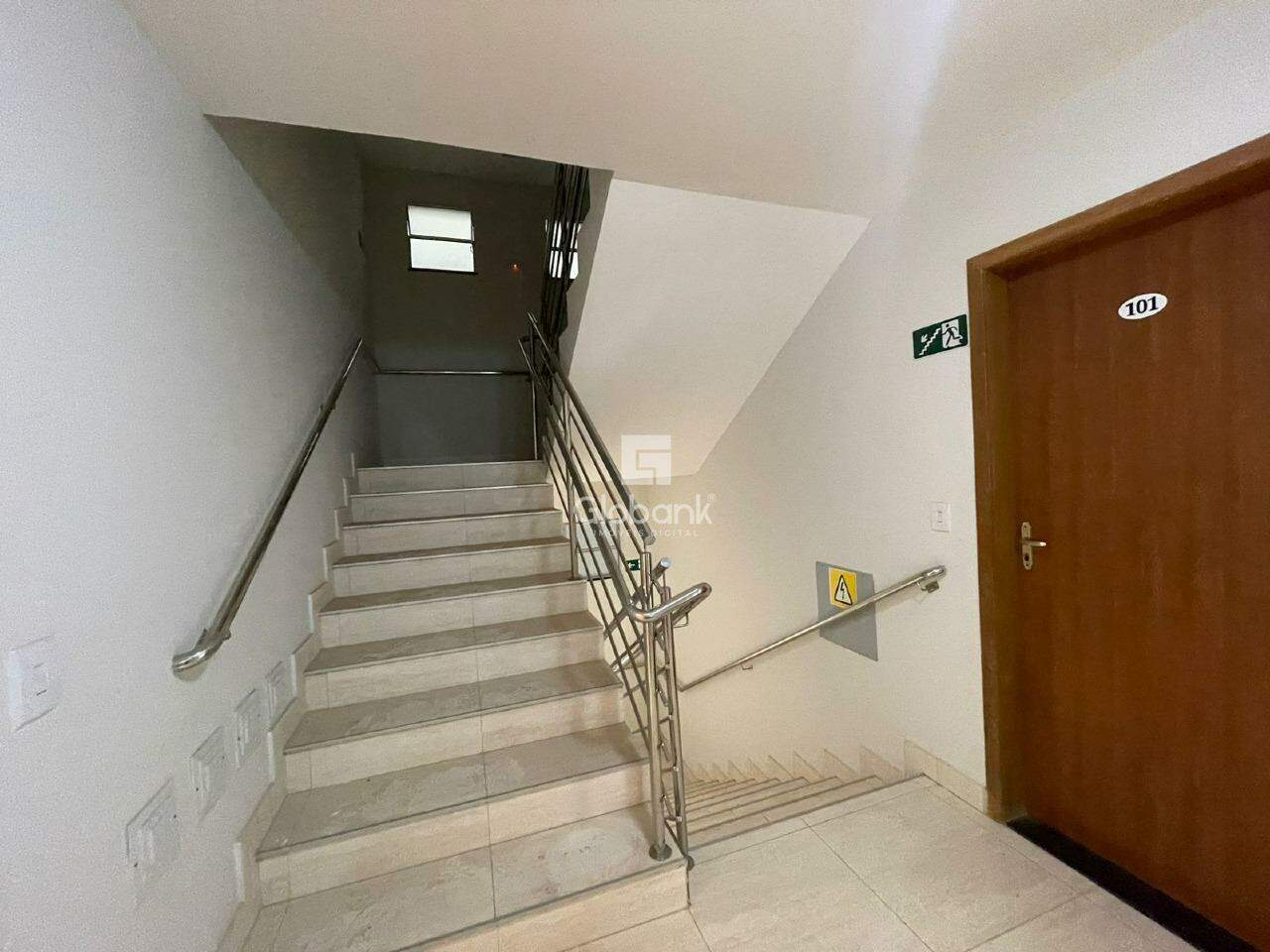 Apartamento 2 quartos para aluguel Raul Lourenço 63m² Montes Claros MG: Hall da escada | Foto_migracao | 7