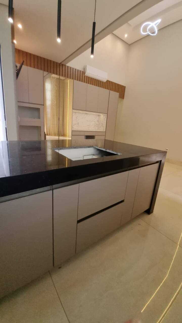 Casa 3 quartos à venda Ibituruna 170m² Montes Claros MG: Cozinha