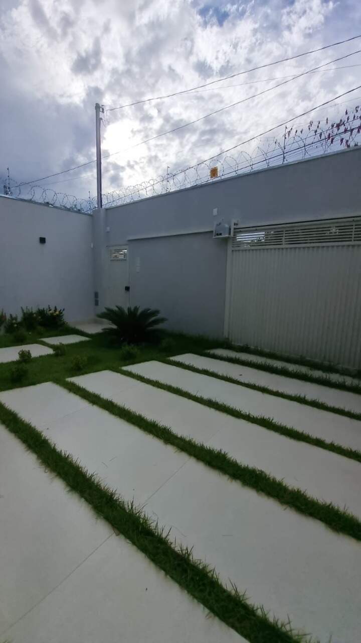 Casa 3 quartos à venda Ibituruna 170m² Montes Claros MG: Garagem