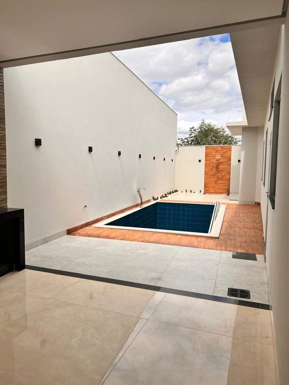 Casa 3 quartos à venda Ibituruna 170m² Montes Claros MG: rea Piscina