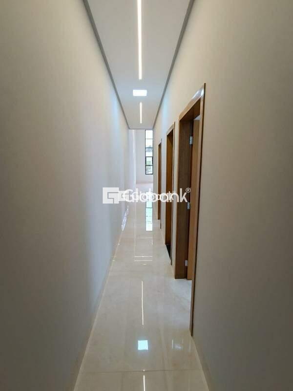 Casa 3 quartos à venda Ibituruna 170m² Montes Claros MG: Corredor