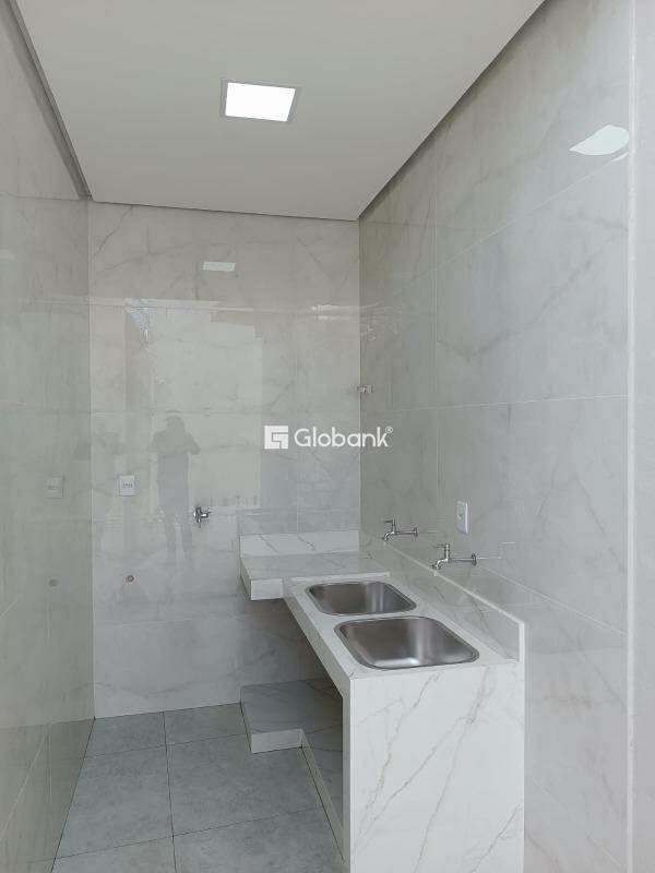 Casa 3 quartos à venda Ibituruna 170m² Montes Claros MG: rea de servi o