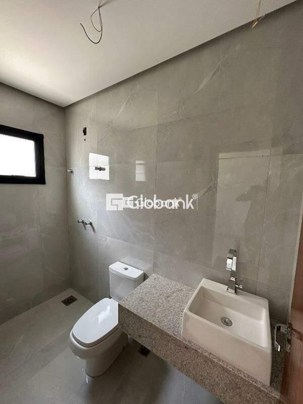 Casa 3 quartos à venda Ibituruna 155m² Montes Claros MG: Banheiro social | Foto_migracao | 3