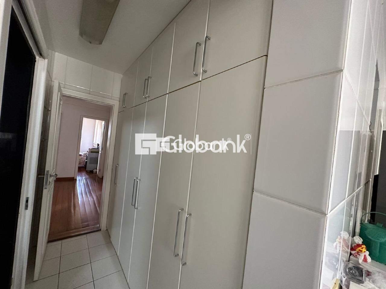 Apartamento 4 quartos à venda Jardim São Luiz 275m² Montes Claros MG: Roupeiro | Foto_migracao | 5