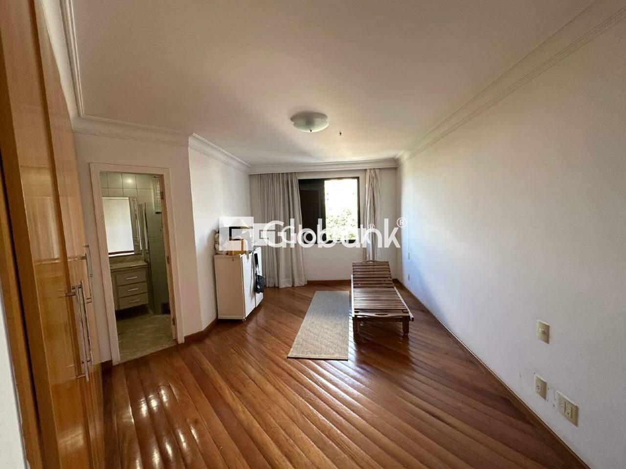 Apartamento 4 quartos à venda Jardim São Luiz 275m² Montes Claros MG: Su te | Foto_migracao | 12
