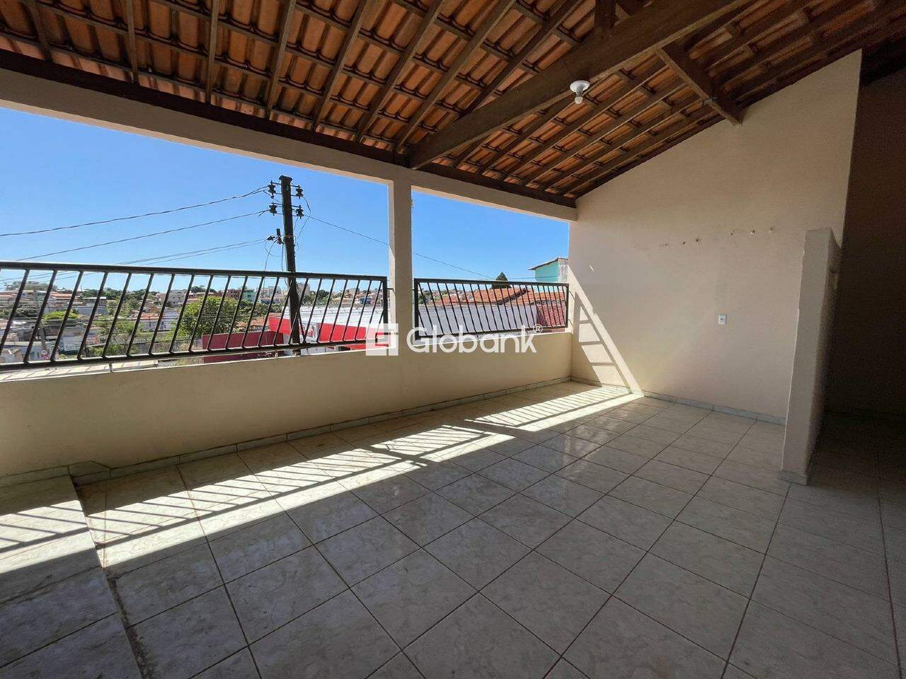 Casa 5 quartos para aluguel Santa Rita I 150m² Montes Claros MG: Varanda | Foto_migracao | 8