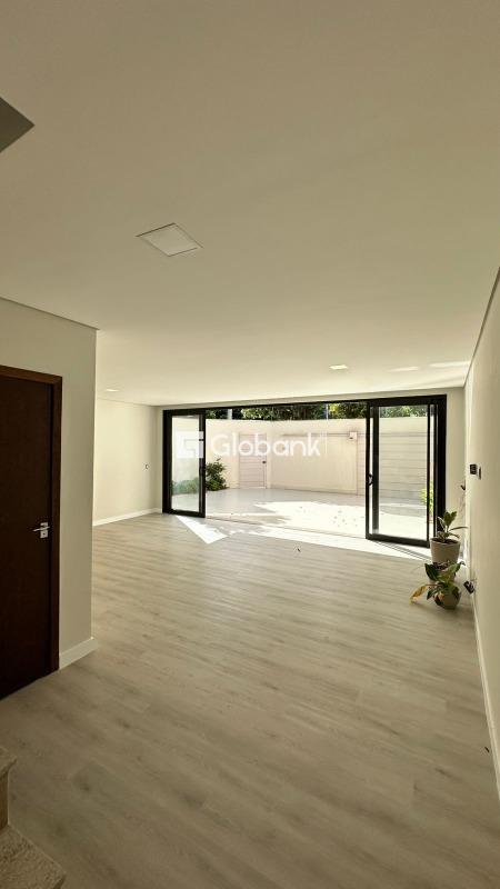 Casa 3 quartos à venda Ibituruna 130m² Montes Claros MG: 