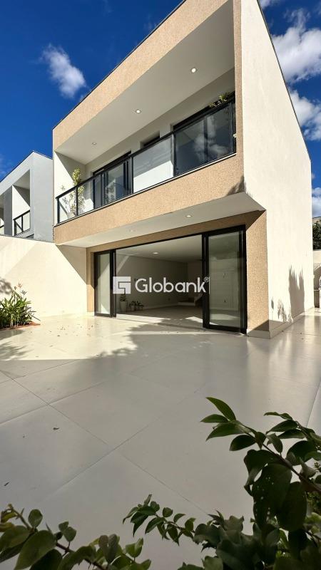 Casa 3 quartos à venda Ibituruna 130m² Montes Claros MG: 