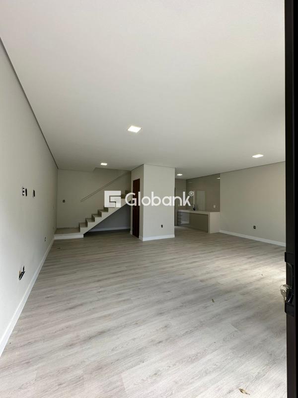Casa 3 quartos à venda Ibituruna 130m² Montes Claros MG: 