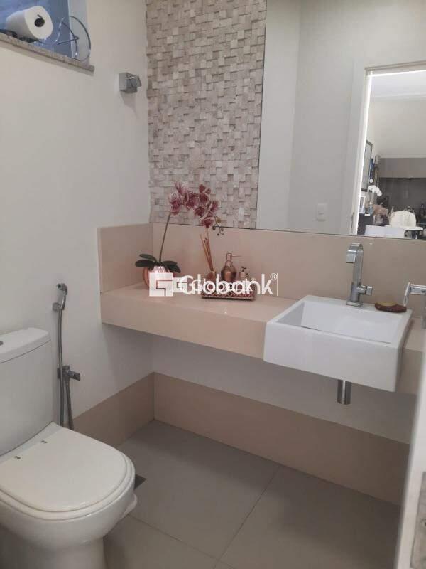 Casa 3 quartos à venda Morada do Sol 270m² Montes Claros MG: Su te 3 | Foto_migracao | 17