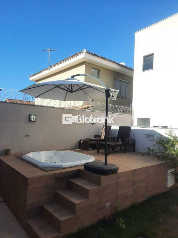 Casa 3 quartos à venda Morada do Sol 270m² Montes Claros MG: Deck | Foto_migracao | 1