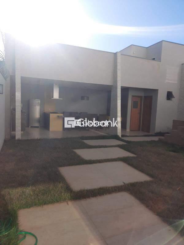 Casa 3 quartos à venda Morada do Sol 270m² Montes Claros MG: Amplo quintal | Foto_migracao | 1