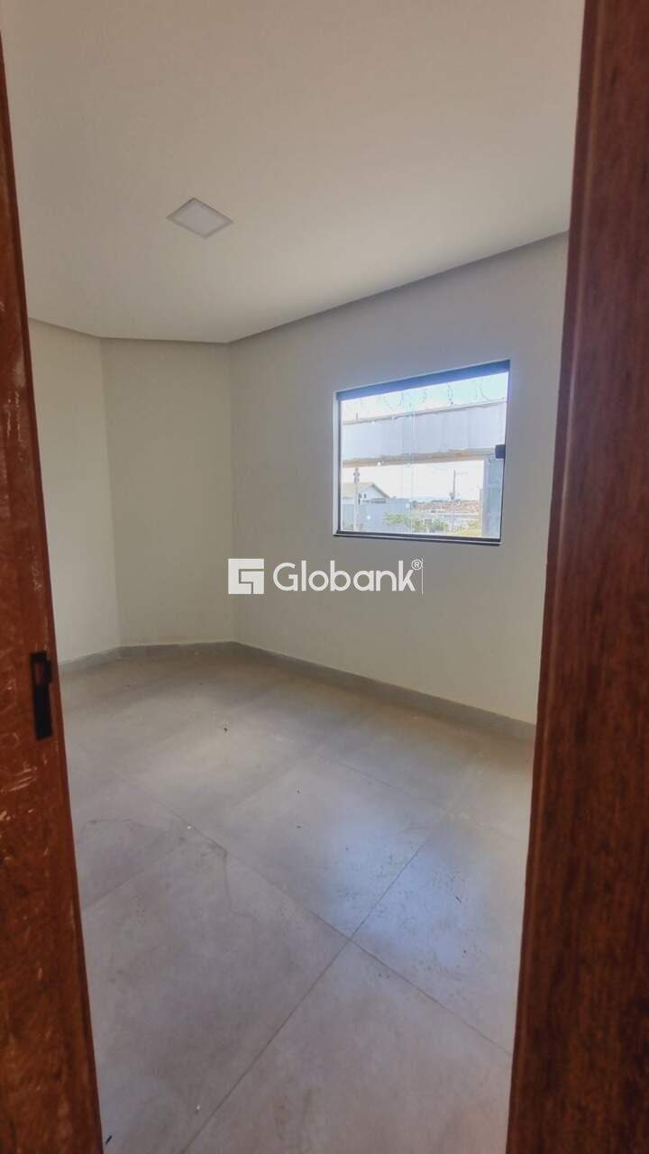 Casa 3 quartos à venda Jardim Olímpico 62m² Montes Claros MG: Su te