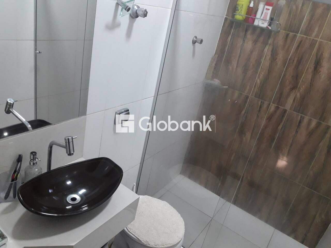 Casa 3 quartos à venda Nova Morada 130m² Montes Claros MG: banheiro social