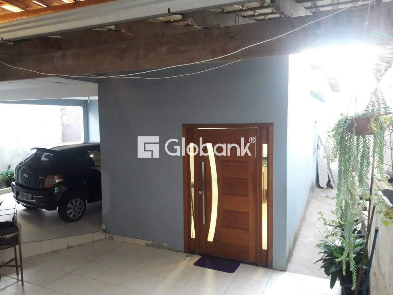 Casa 3 quartos à venda Nova Morada 130m² Montes Claros MG: Fachada interna frente