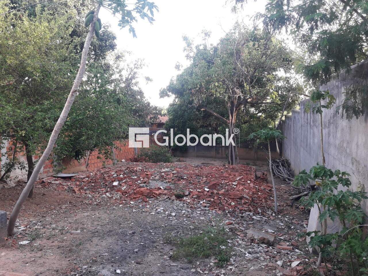 Casa 3 quartos à venda Nova Morada 130m² Montes Claros MG: quintal