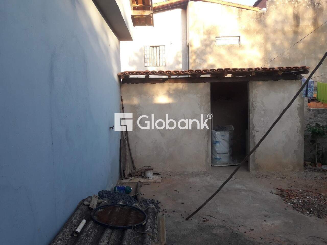 Casa 3 quartos à venda Nova Morada 130m² Montes Claros MG: area de servi o