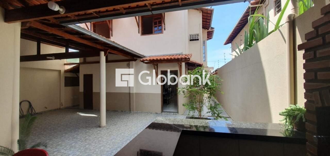 Casa 4 quartos à venda Planalto 280m² Montes Claros MG: Are  gourmet