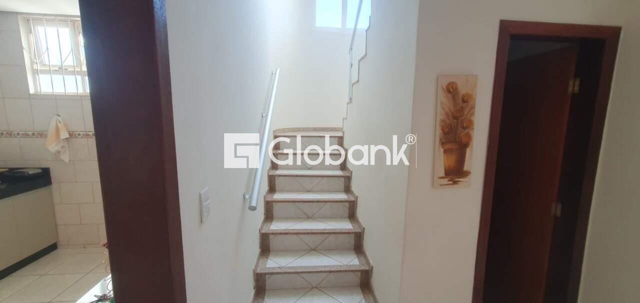 Casa 4 quartos à venda Planalto 280m² Montes Claros MG: 