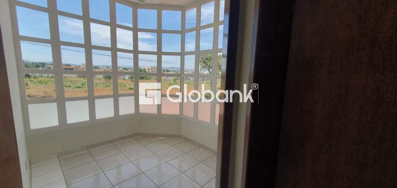 Casa 4 quartos à venda Planalto 280m² Montes Claros MG: sacada