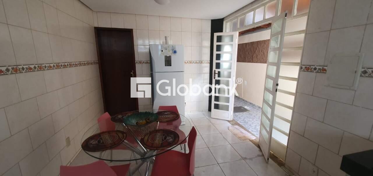 Casa 4 quartos à venda Planalto 280m² Montes Claros MG: 