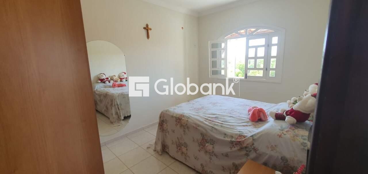 Casa 4 quartos à venda Planalto 280m² Montes Claros MG: 