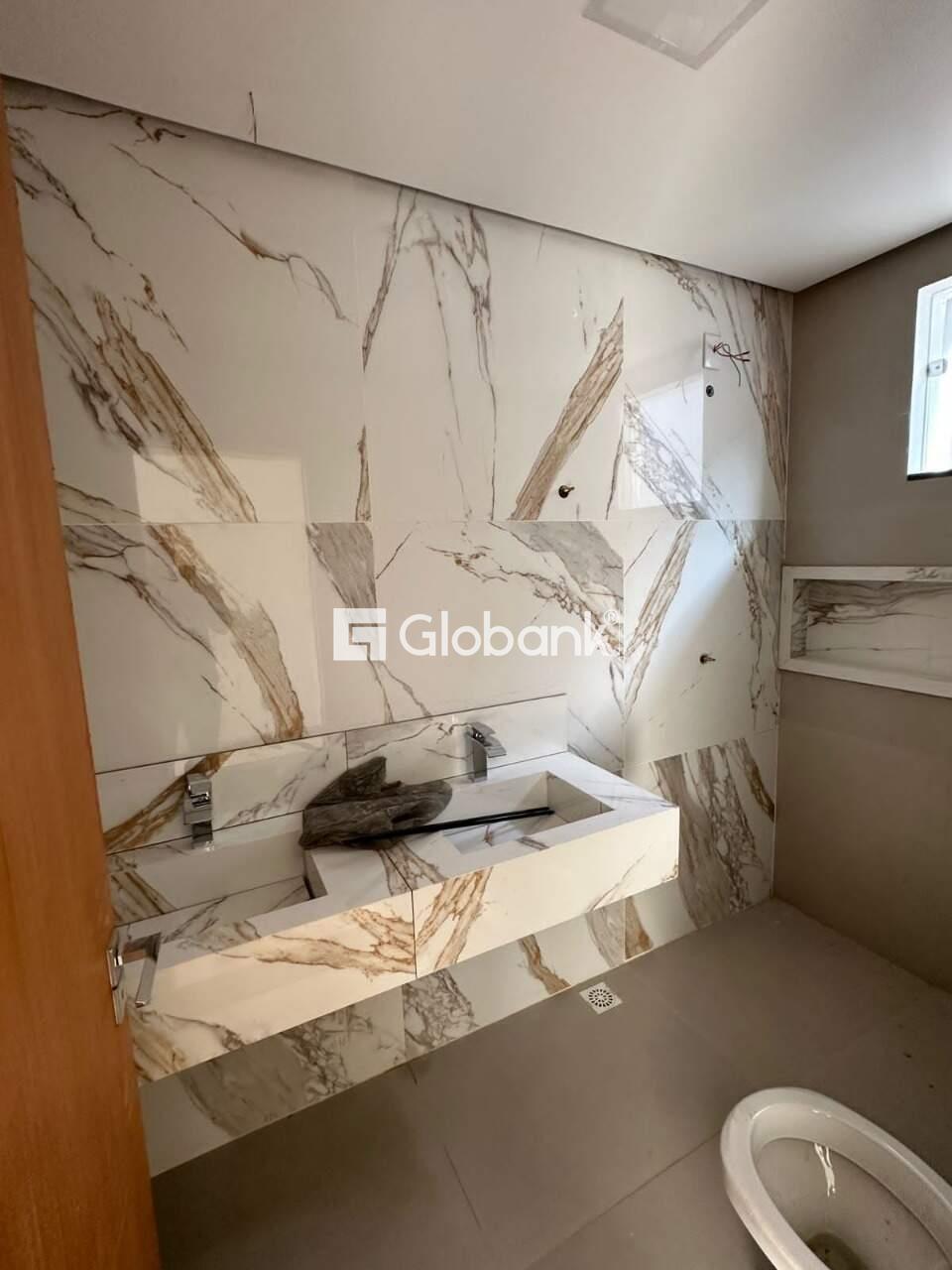 Casa 3 quartos à venda Ibituruna 145m² Montes Claros MG: Banheiro