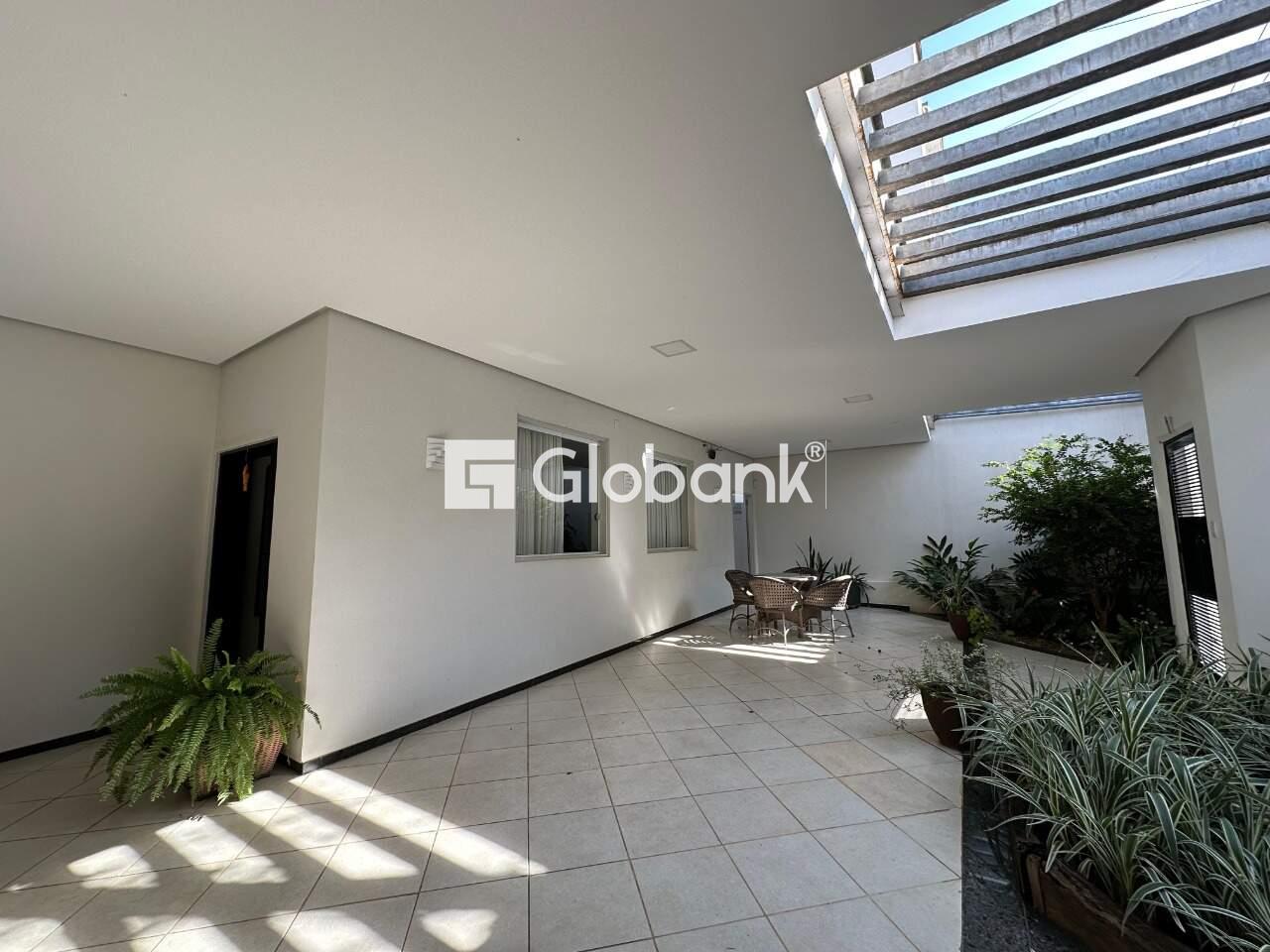 Casa 3 quartos à venda Jardim Panorama 400m² Montes Claros MG: Garagem