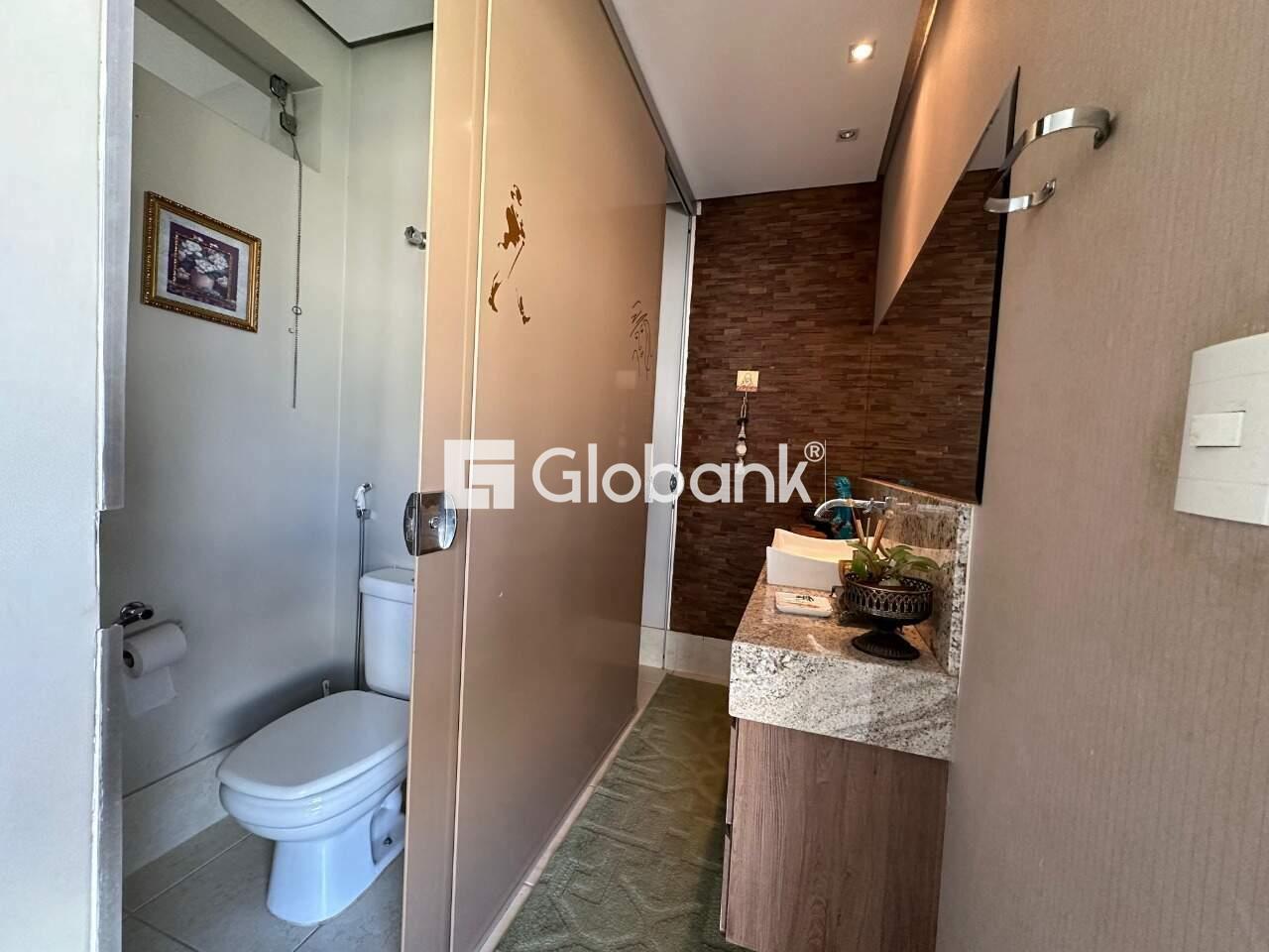 Casa 3 quartos à venda Jardim Panorama 400m² Montes Claros MG: Lavabo