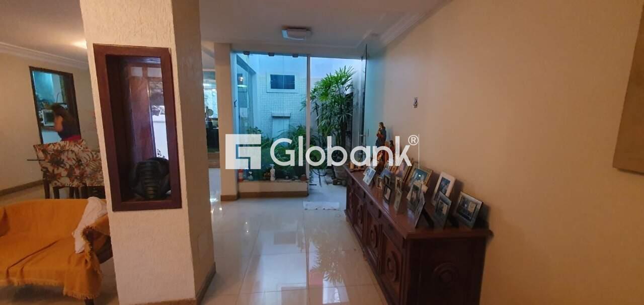 Casa 4 quartos à venda Jardim São Luiz 240m² Montes Claros MG: Sala