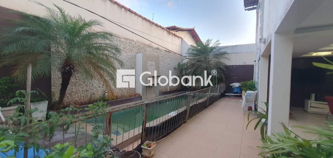 Casa 4 quartos à venda Jardim São Luiz 240m² Montes Claros MG: Piscina