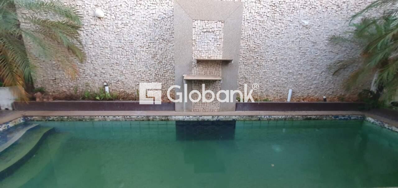 Casa 4 quartos à venda Jardim São Luiz 240m² Montes Claros MG: piscina aquecida