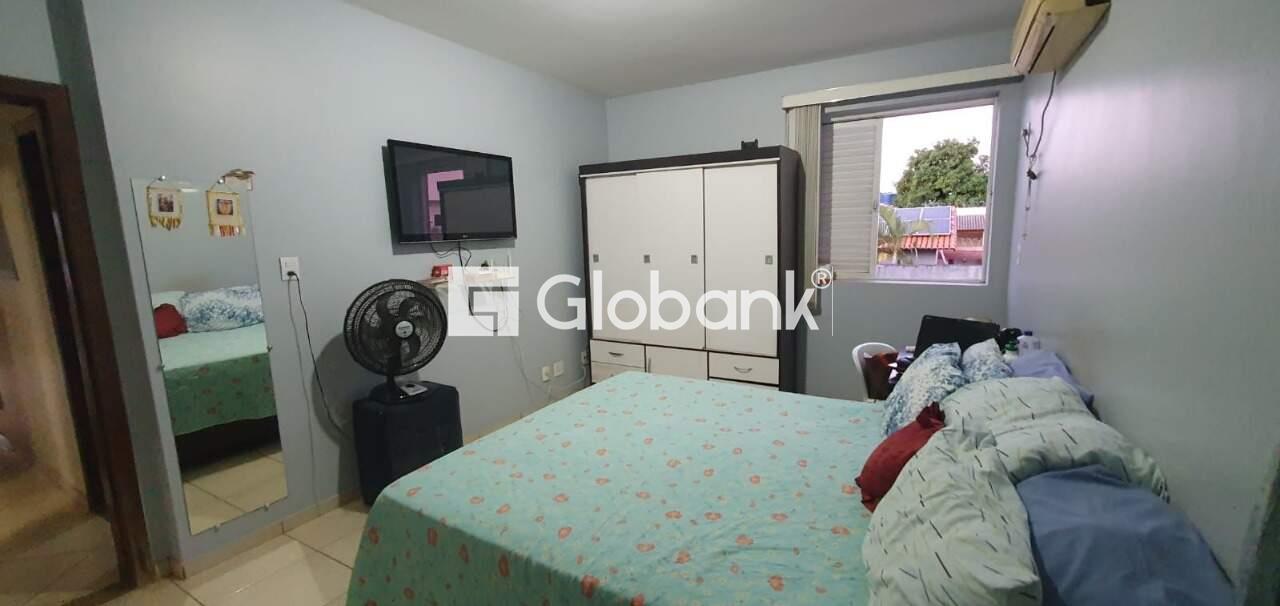 Casa 4 quartos à venda Jardim São Luiz 240m² Montes Claros MG: quarto