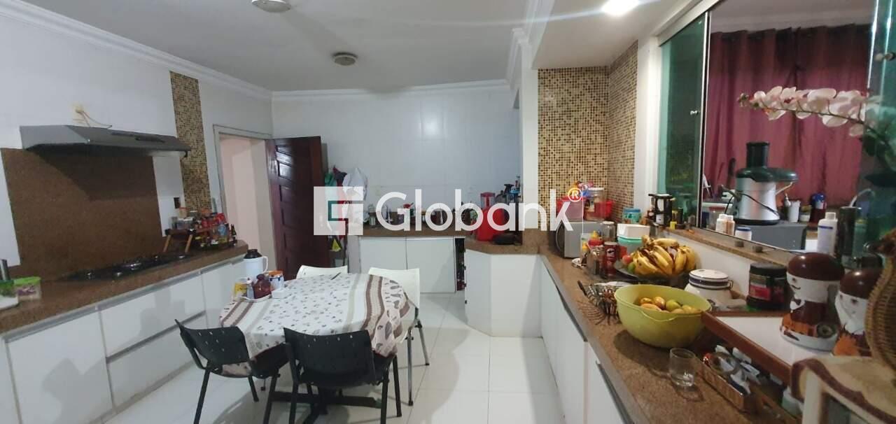 Casa 4 quartos à venda Jardim São Luiz 240m² Montes Claros MG: Cozinha