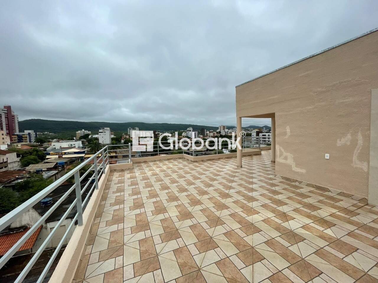 Cobertura 3 quartos à venda Major Prates 150m² Montes Claros MG: rea externa