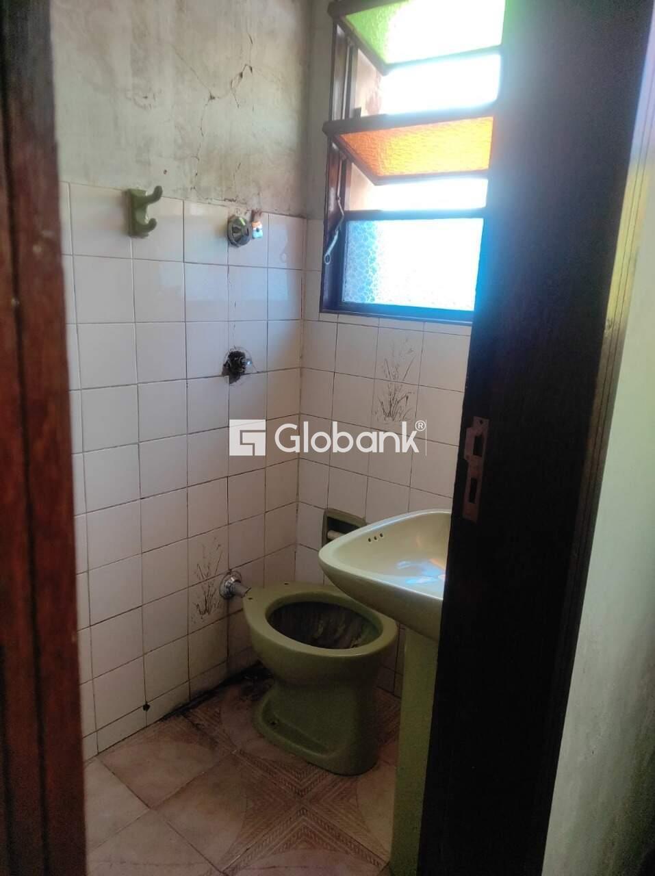 Apartamento 2 quartos à venda Centro 0m² Montes Claros MG: banheiro social