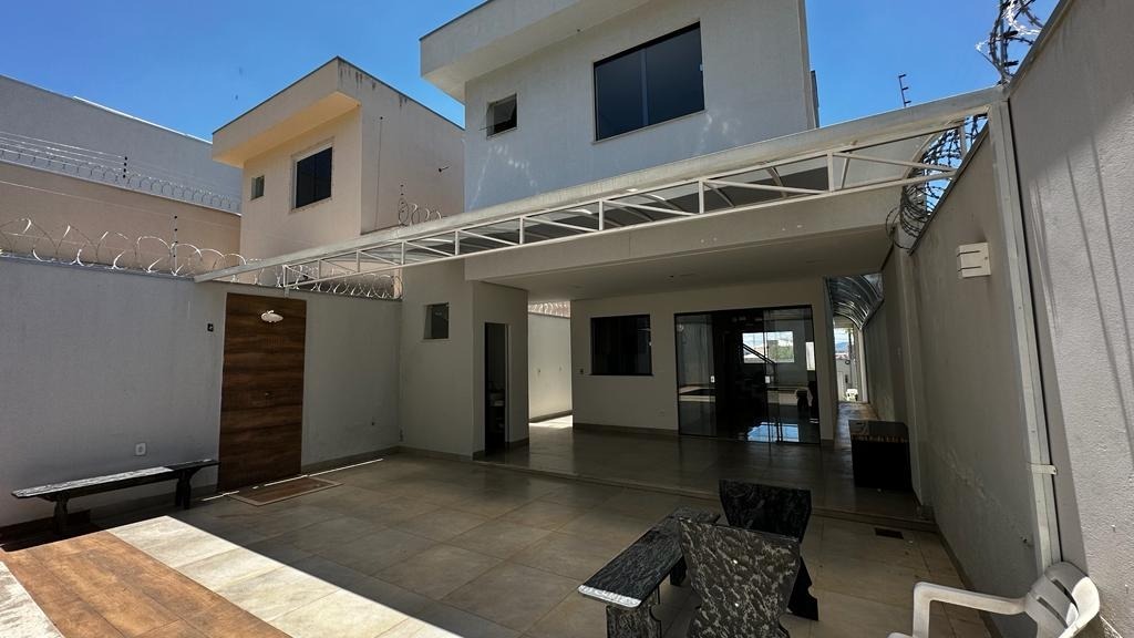 Casa 3 quartos para aluguel Ibituruna 583,43m² Montes Claros MG: 